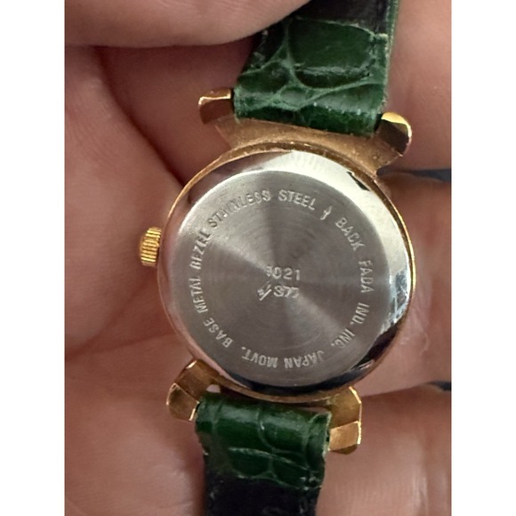 VTG Alto Women\'s‎ Watch Green Band Gold Dial Jewels NEEDS NEW BATTERY